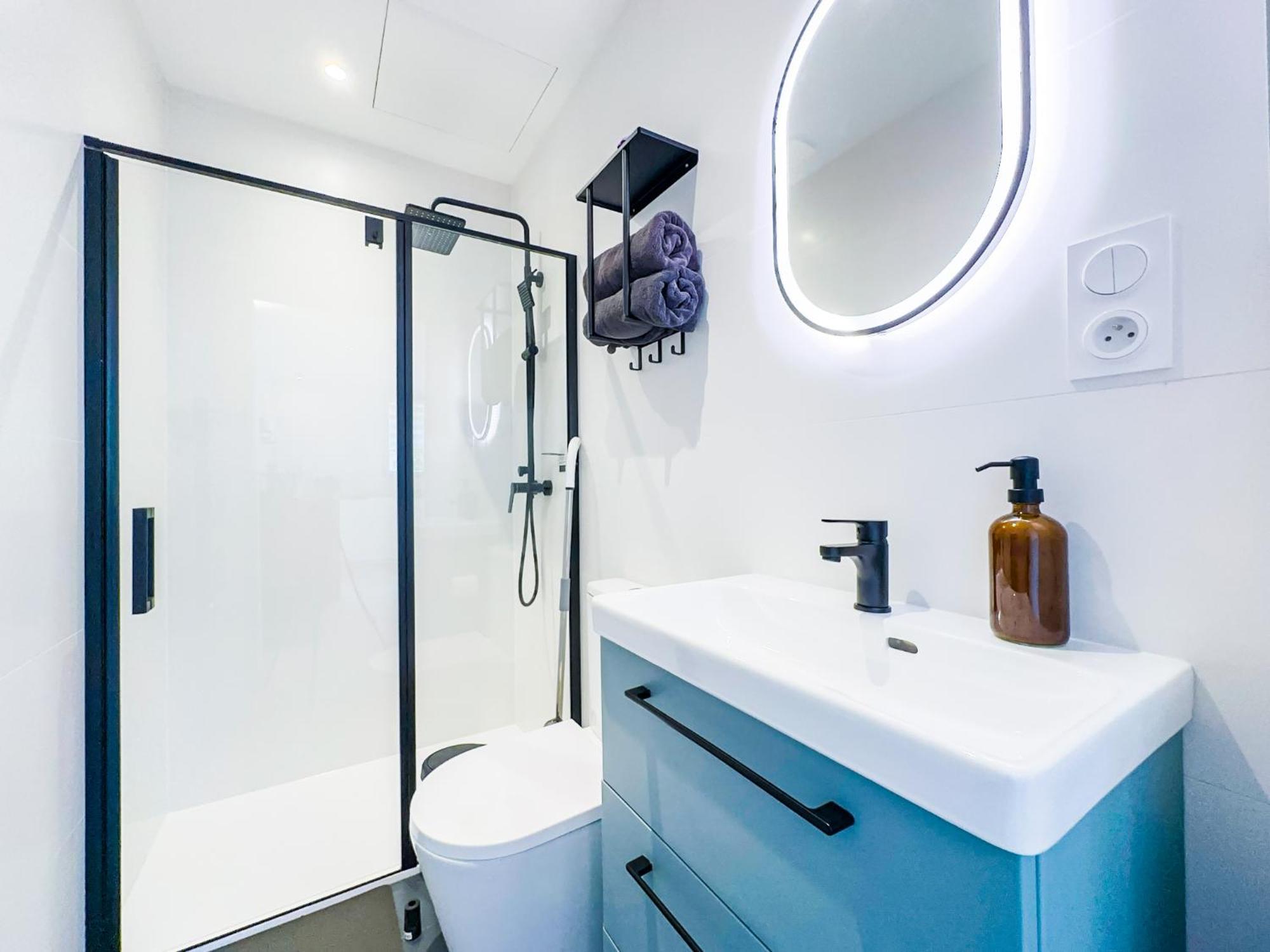 Serenity Suite Vénissieux Zewnętrze zdjęcie