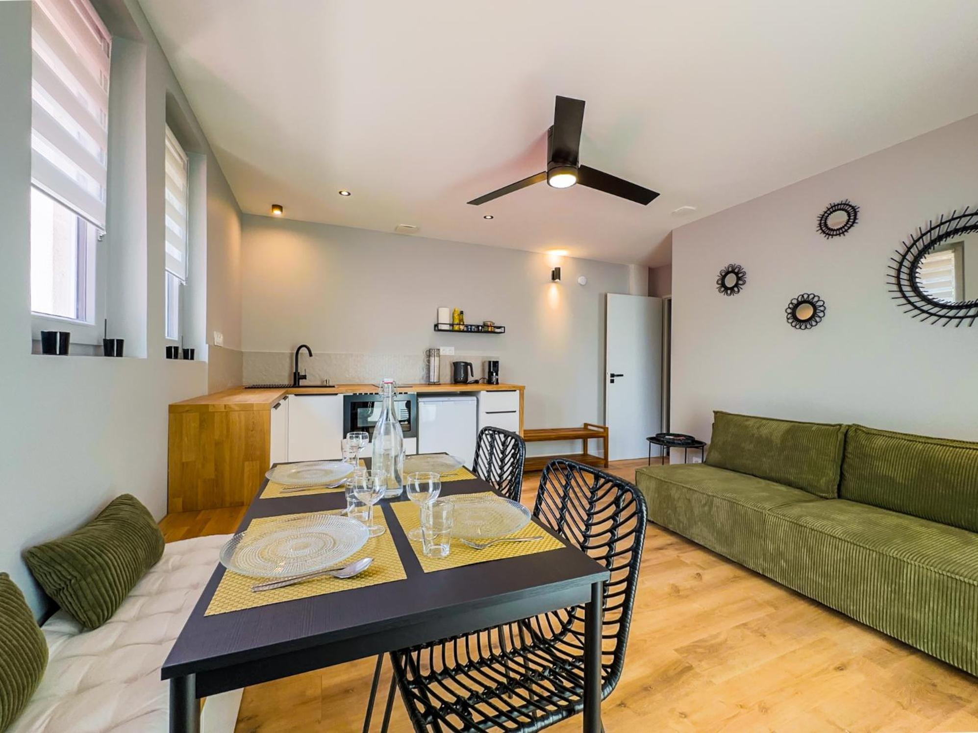 Serenity Suite Vénissieux Zewnętrze zdjęcie