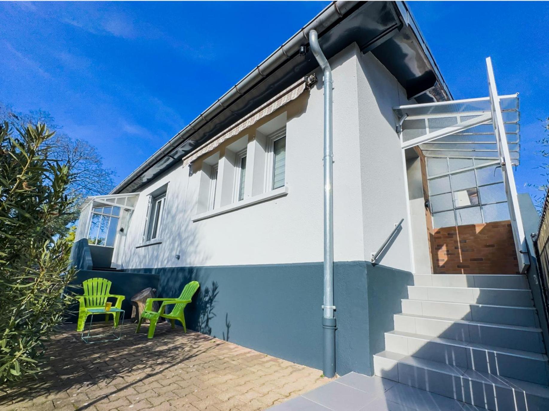 Serenity Suite Vénissieux Zewnętrze zdjęcie